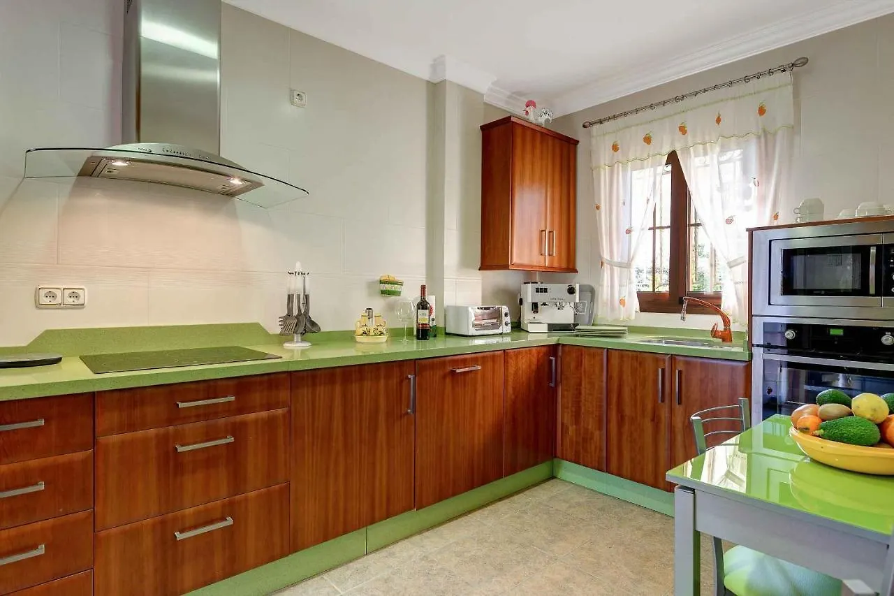 Villa Lorena نيرخا